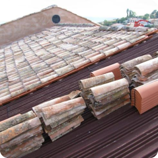 Onduline Bajo Teja en Segovia 2 Restauración de tejados con tejas antiguas y base de onduline bajo teja en Segovia