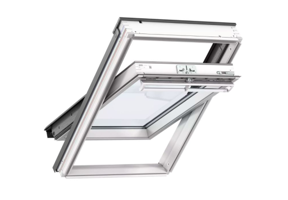 Instalación de ventanas velux en Segovia 6 Ventana Velux abatible moderna para tejados, ideal para mejorar la ventilación y la luz natural